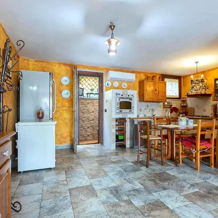 Apartament La Taverna Di Elena *